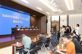 莱比锡总监：西蒙斯夏天肯定会回巴黎，届时才有机会再问能否买他